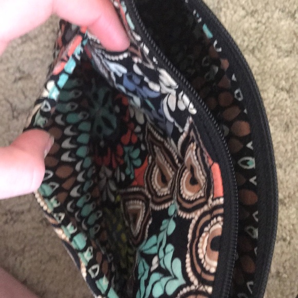 Gently used Vera Bradley crossbody purse - Picture 4 of 5